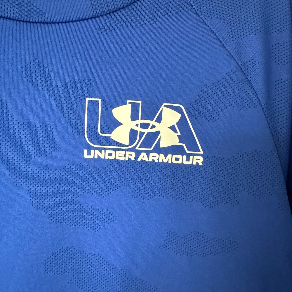 Under Armour Blue Camo Shirt with Small Logo Youth Large EUC - Picture 4 of 7